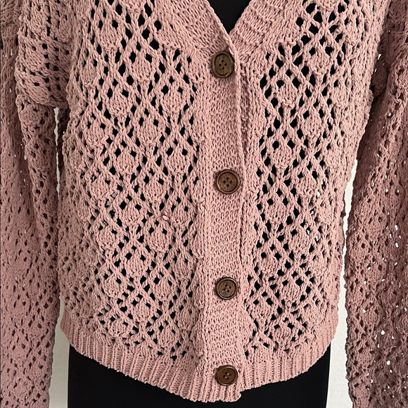 Nicole Miller Pink Cropped Cardigan with Open-Knit Design - Picture 4 of 14